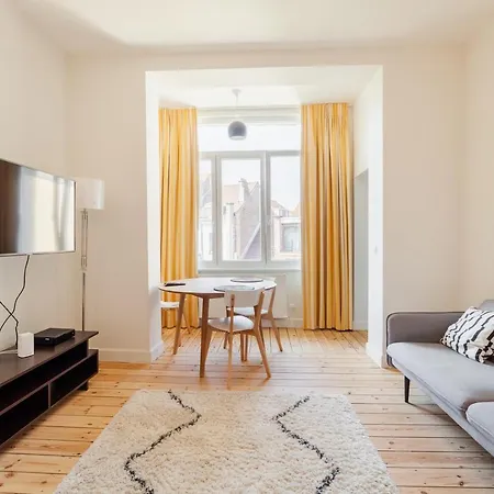 Felix Delhasse Apartment