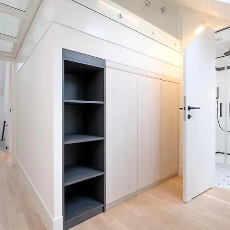 Apartment Fabulous In Chatelain Area *