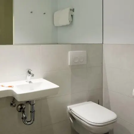Easyhotel City Centre 3*