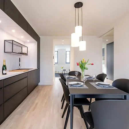 Apartment Fabulous In Chatelain Area *