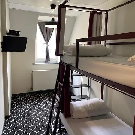 Safestay Grand Place 3*