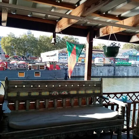 Edouard Boat Botel