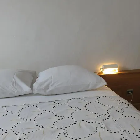 Chambre Dans Un Appartement De Charme Au Coeur De Bruxelles Bed & Breakfast *
