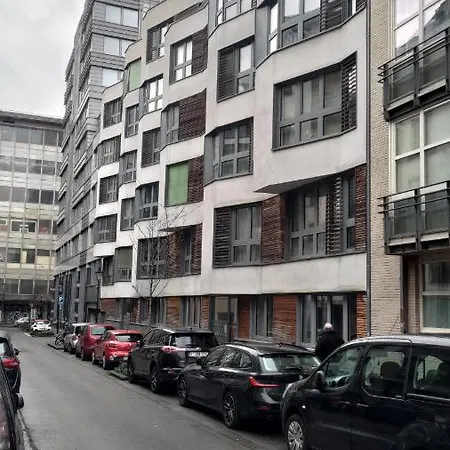 Midi-suede Apartment Brussels