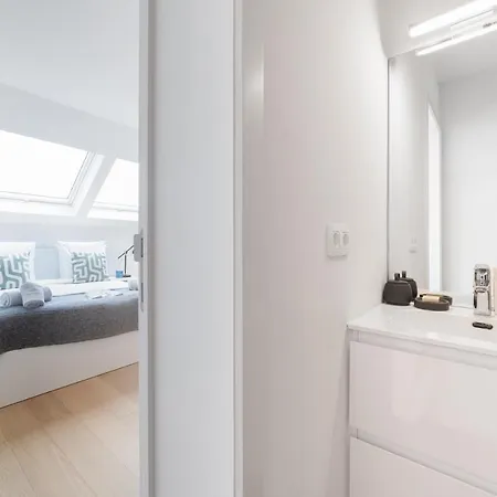 Sweett - Moliere Apartment