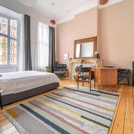 La Belgica Near Tour And Taxi Guest house