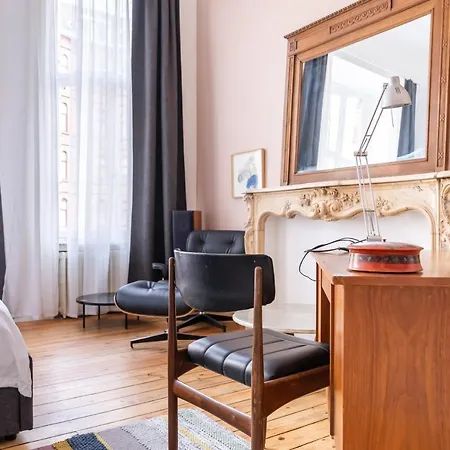 Guest house La Belgica Near Tour And Taxi *