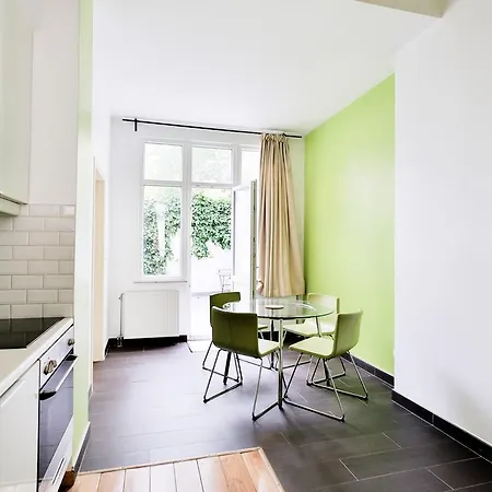Louise Uptown Apartment *