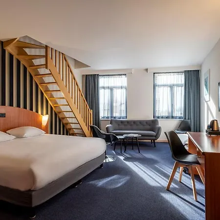 Aris Grand Place Hotel