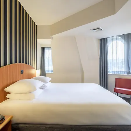 Hotel Aris Grand Place 3*