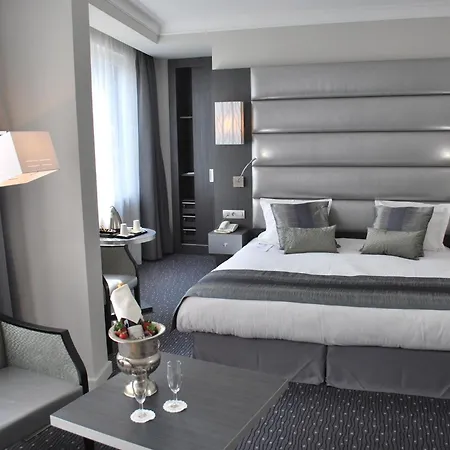 Hotel Western Royal Centre 3*