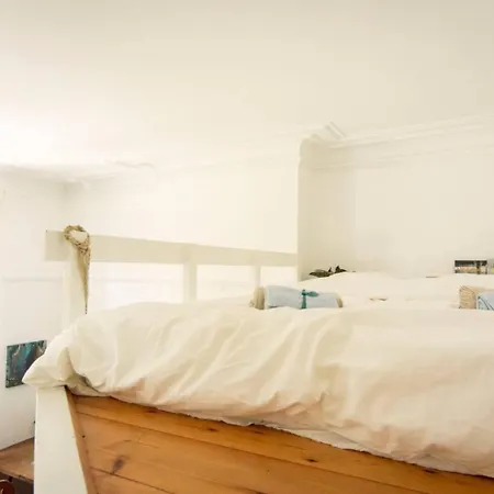 Private Flat Just A Stone's Throw From Flagey * Brussel