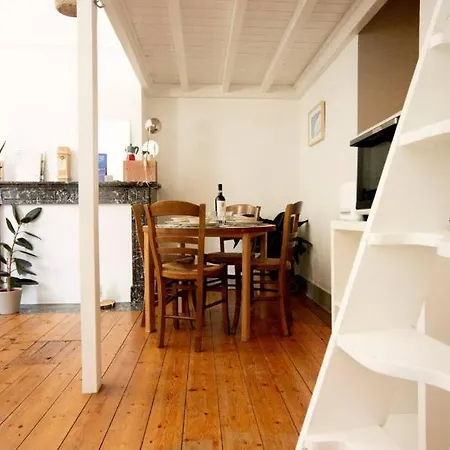 Private Flat Just A Stone's Throw From Flagey Appartement Brussel
