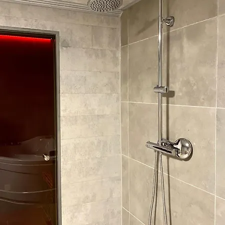 Apartment Superbe Pres De Avec Prive *