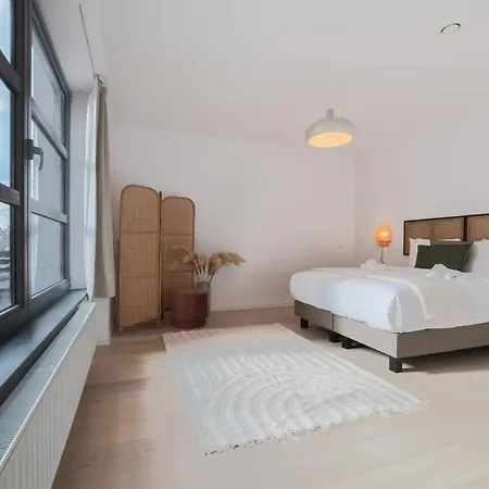 Sweett - Moliere Apartment