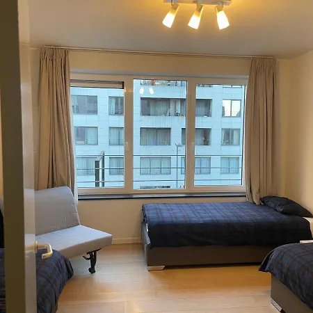Apartment In Heart Of With Balcony View *