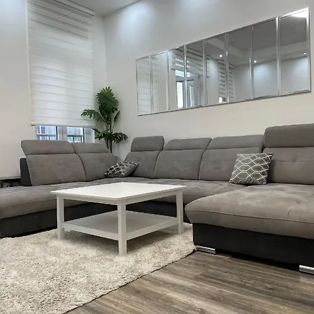 Duplex Situe A 2min De La Gare Du Nord Brussels