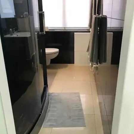Minimal - Flat Ad Centre Apartment *
