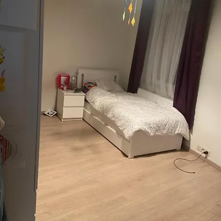 Chambres /un Lit Ou 2 Lit A * Brussels