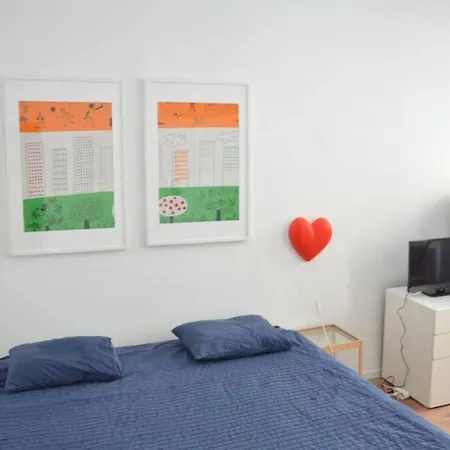 Awesome Studio In Marolles Apartment *