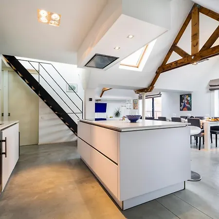 Magnifique Penthouse 3 Chambres Dans Le Quartier Du Canal Brussels