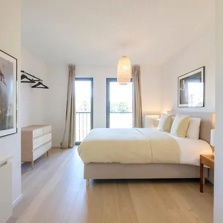 Lumineux 1 Proche Ecole Europeenne Apartment