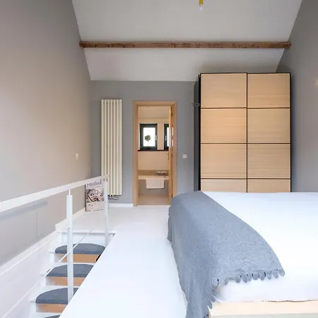 Apartment Splendide Duplex Proche De La Grand-place Brussels