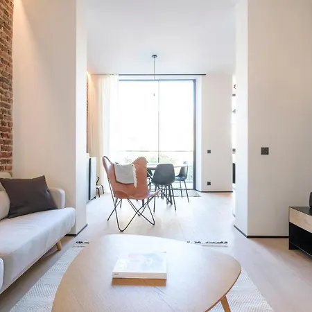Apartment Spacieuse Maison De Ville Proposant 3 Aux Alentours Des Etangs D'ixelles Brussels
