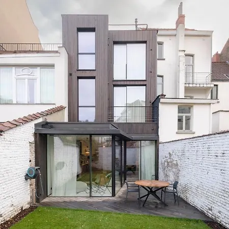 Spacieuse Maison De Ville Proposant 3 Aux Alentours Des Etangs D'ixelles Apartment *