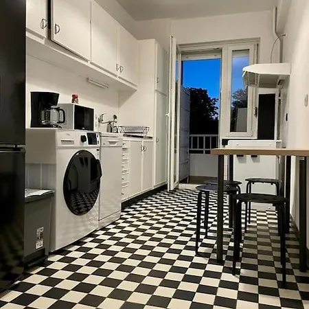 Apartment Spacious Next To Parc Du Cinquantenaire Brussels