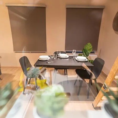 Golden Dove Luxury Aparts Apartment *