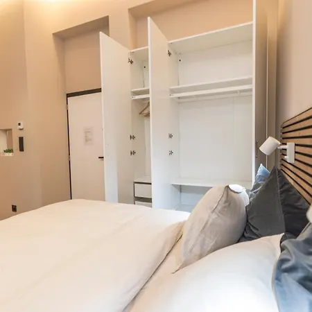 Golden Dove Luxury Aparts Apartment *