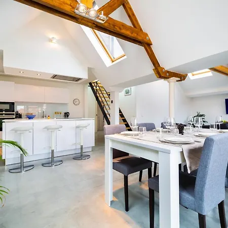 Apartment Magnifique Penthouse 3 Chambres Dans Le Quartier Du Canal