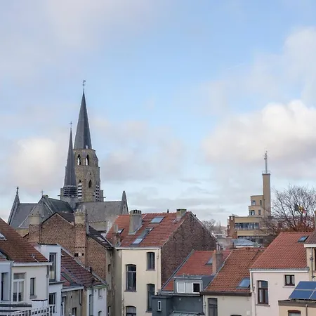 Apartment Spacieuse Maison De Ville Proposant 3 Aux Alentours Des Etangs D'ixelles