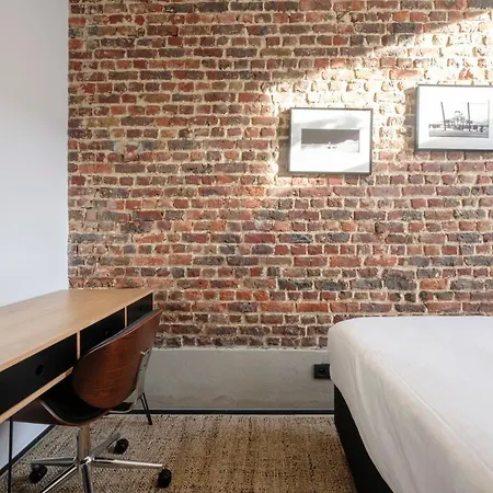 Spacieuse Maison De Ville Proposant 3 Aux Alentours Des Etangs D'ixelles Apartment Brussels