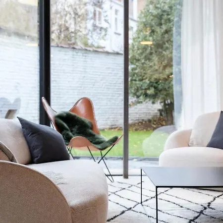 Apartment Spacieuse Maison De Ville Proposant 3 Aux Alentours Des Etangs D'ixelles *