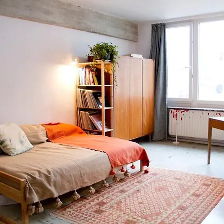 Duplex Chaleureux Et Atypique, Proche Centre * Brussels