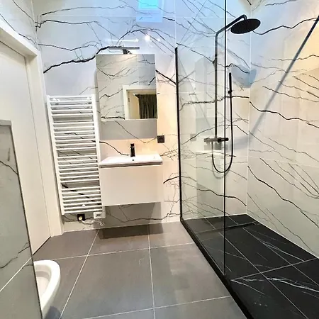 Brand-new In The Heart Of Apartment