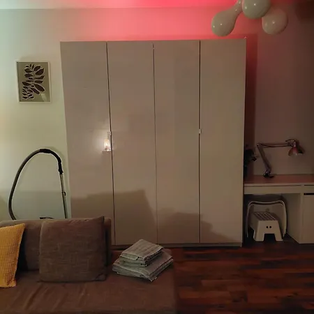 Cozy Design Studio, Hyper-equipped And Close To Eu Apartment *