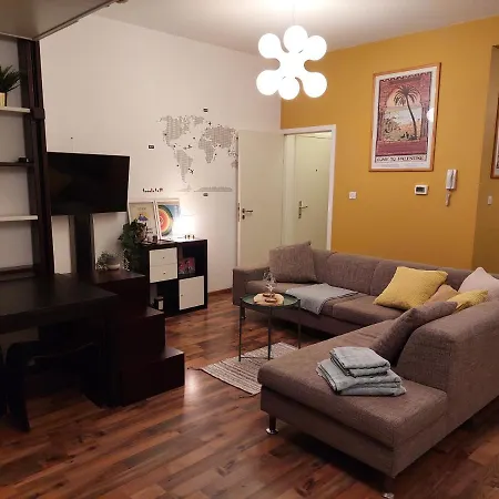 Cozy Design Studio, Hyper-equipped And Close To Eu Apartment
