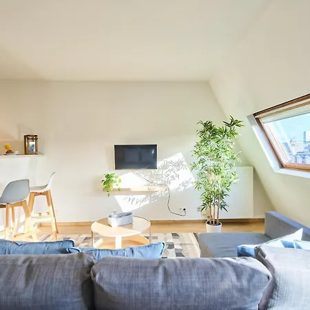 Downtown Apartment *