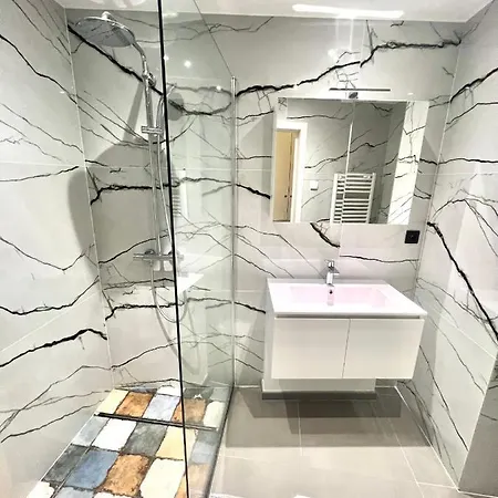 Apartment Brand-new In The Heart Of