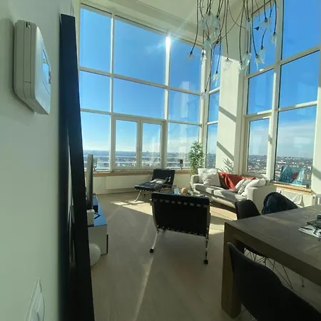 Private On An Espectacular And Unique View Shared Flat Apartment