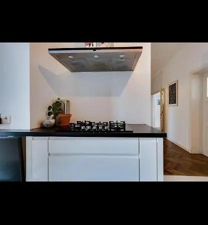 Crown Haus Homestay Brussels