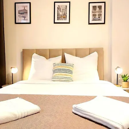 Apartment Cozy In Center. *