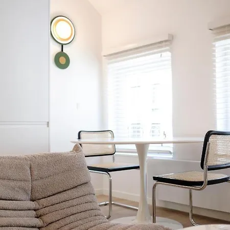 The Rose Flats Apartment *
