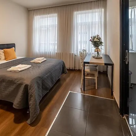 Apartment Dupont Gare Du Nord