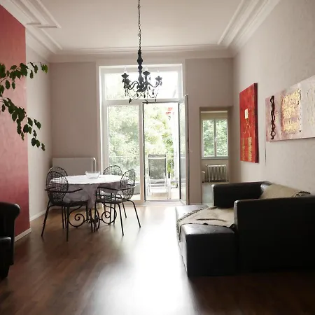 Loft Atypique Avec Terrasse Apartment Brussels