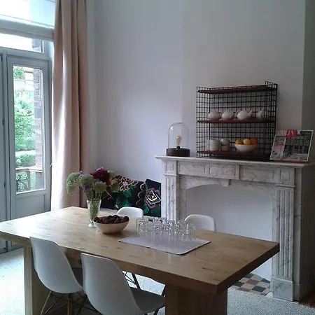 Bed & Breakfast The Nest Brussel