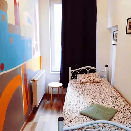 Cozy With Share The Bathroom And Kitchen * Brussels